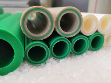 Cadena de producción del tubo de la fibra de vidrio PPR tres capas de PPR de la máquina del tubo